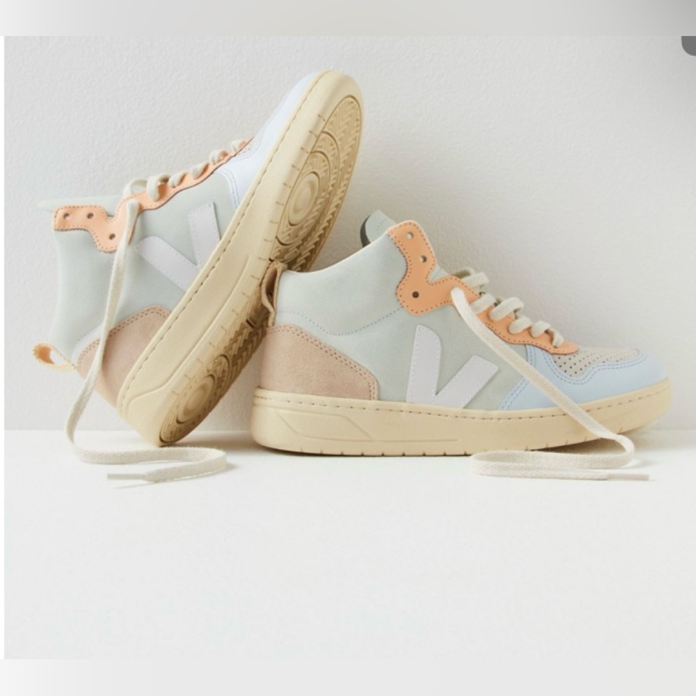 Veja V-15 Sneakers